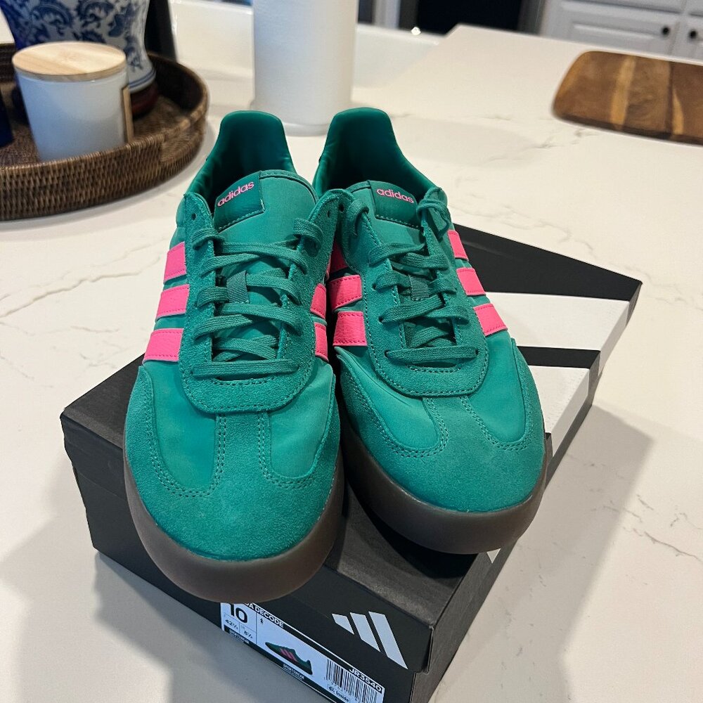 Addidas Barreda Decode green and pink Ladies SNEAKERS TENNIS SHOES  SZ10